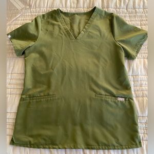 FIGS Women’s Casma Three-Pocket Scrub Top - Medium - Dark Olive